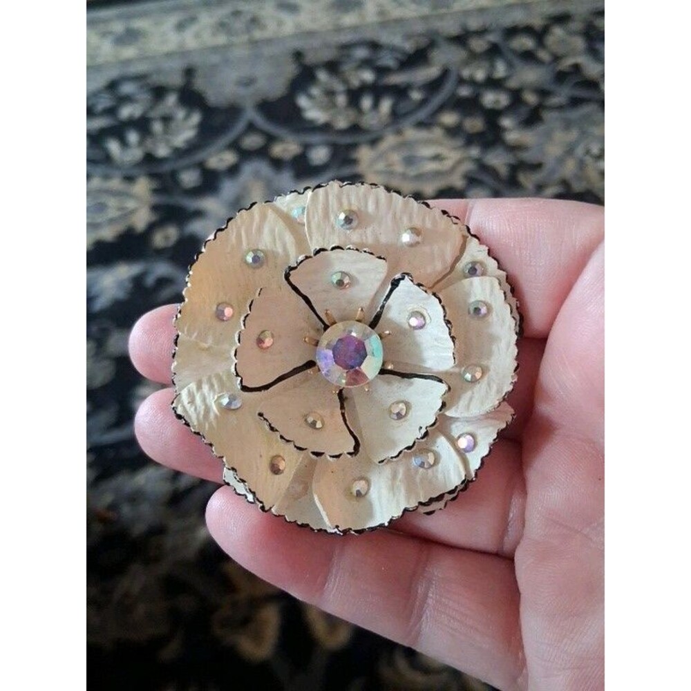 Vintage Mid Century White Enamel Flower Brooch Pin Aurora Borealis Rhinestone